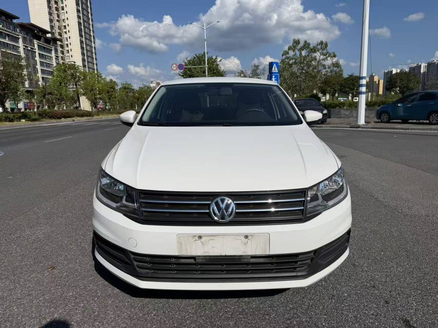 Volkswagen Santana 2016 car image #2