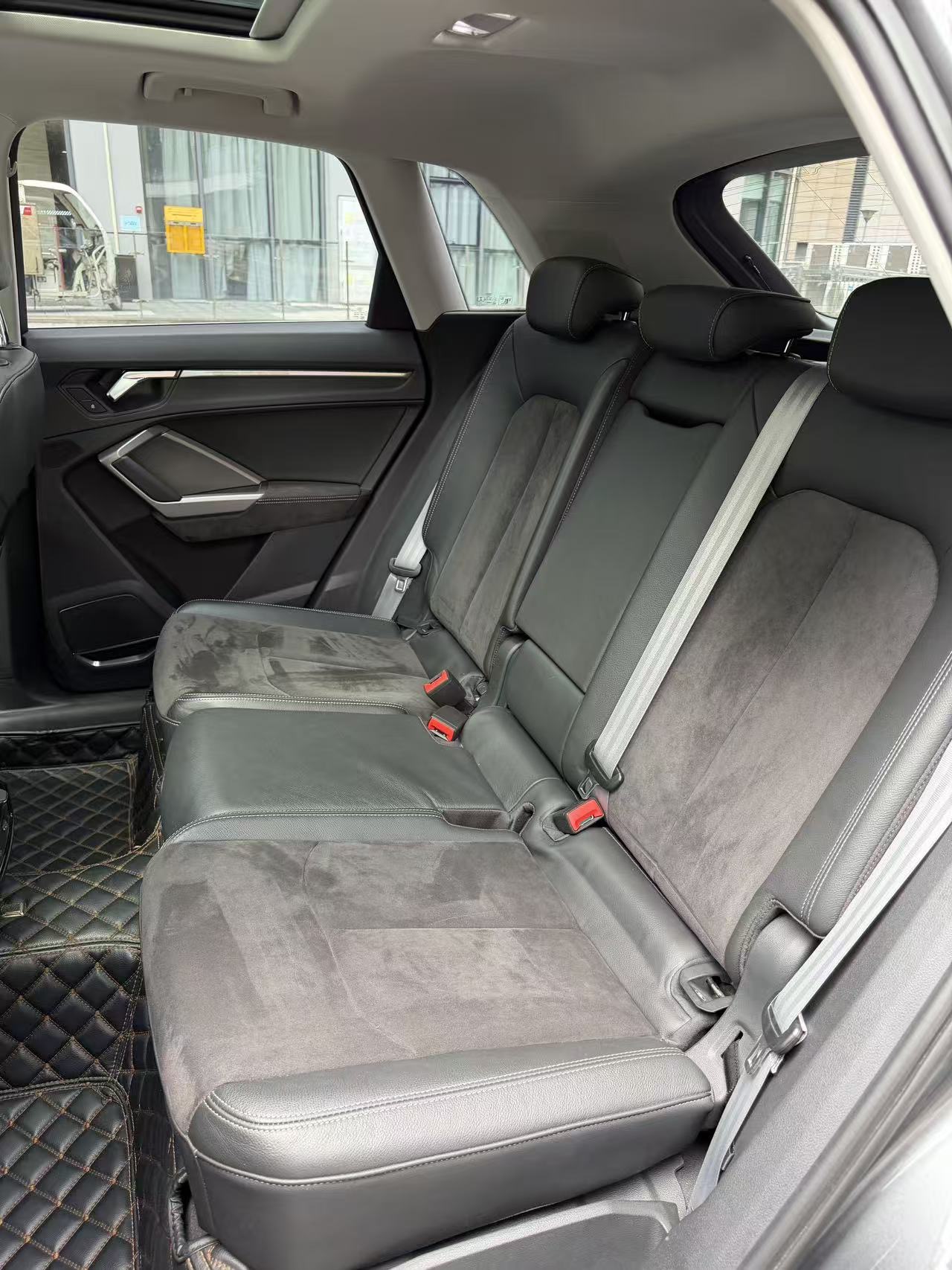 Audi Q3 2020 car image #4
