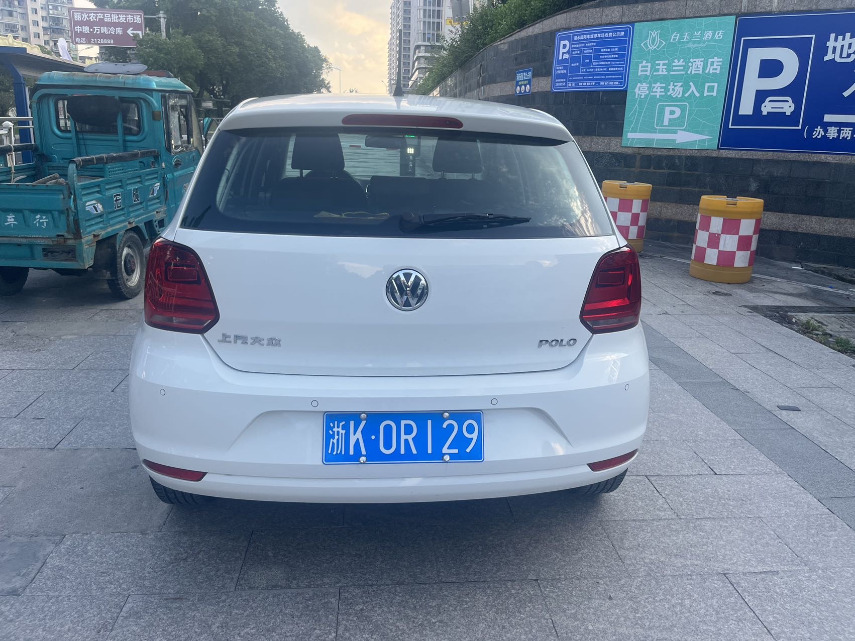 Volkswagen Polo 2014 car image #4
