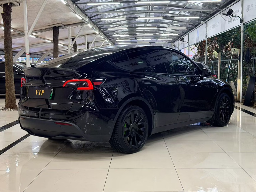 Tesla Model Y 2023 #4 Tesla Model Y 2023 immagine di auto #4
