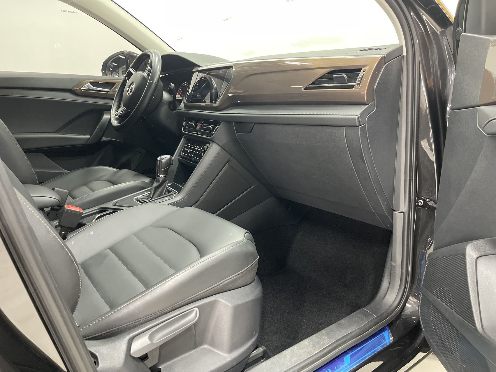 Volkswagen Tharu 2022 car image #7