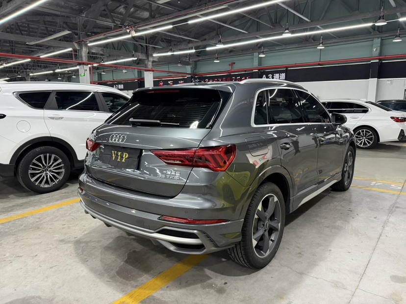 Audi Q3 2022 car image #9