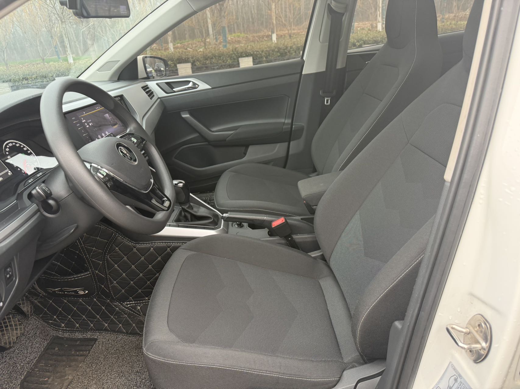 Volkswagen Polo 2022 car image #8