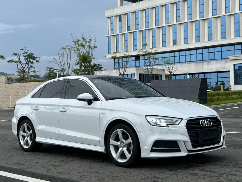 Audi A3 2018 car image 