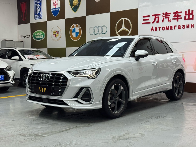 Audi Q3 2022 car image 