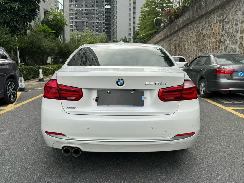 BMW 3 Series 2018 #8 BMW 3 Series 2018 car image #8