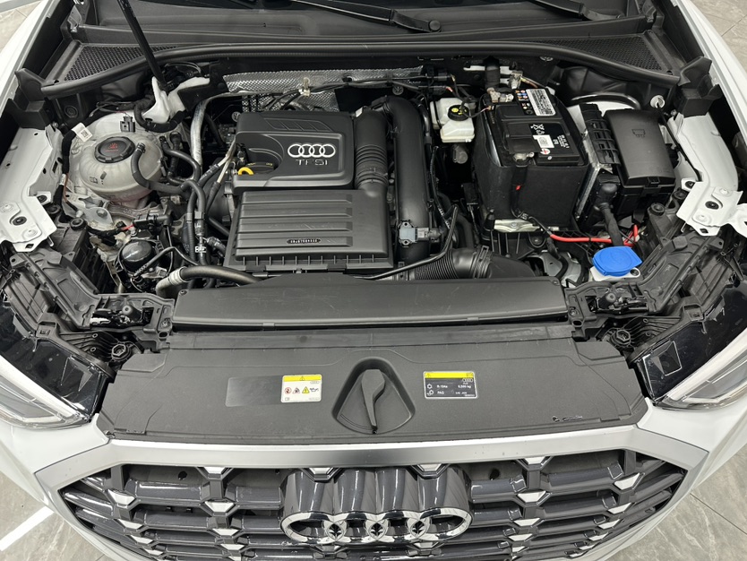 Audi Q3 2023 car image #17