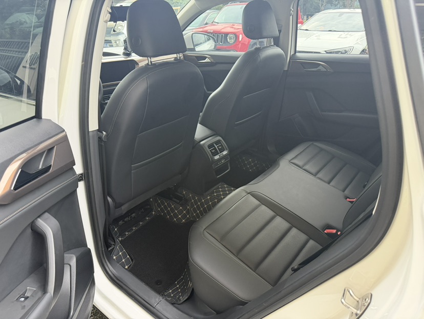 Volkswagen Tharu 2021 car image #5