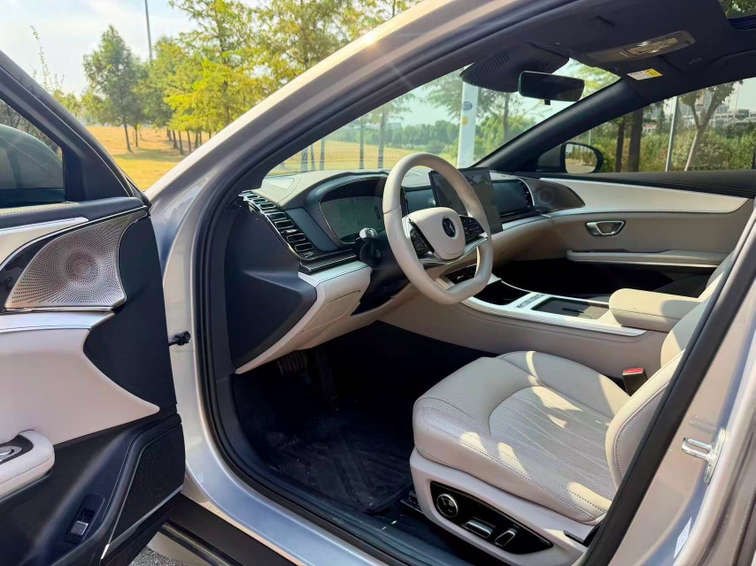 2026 #2 2026 immagine di auto #2