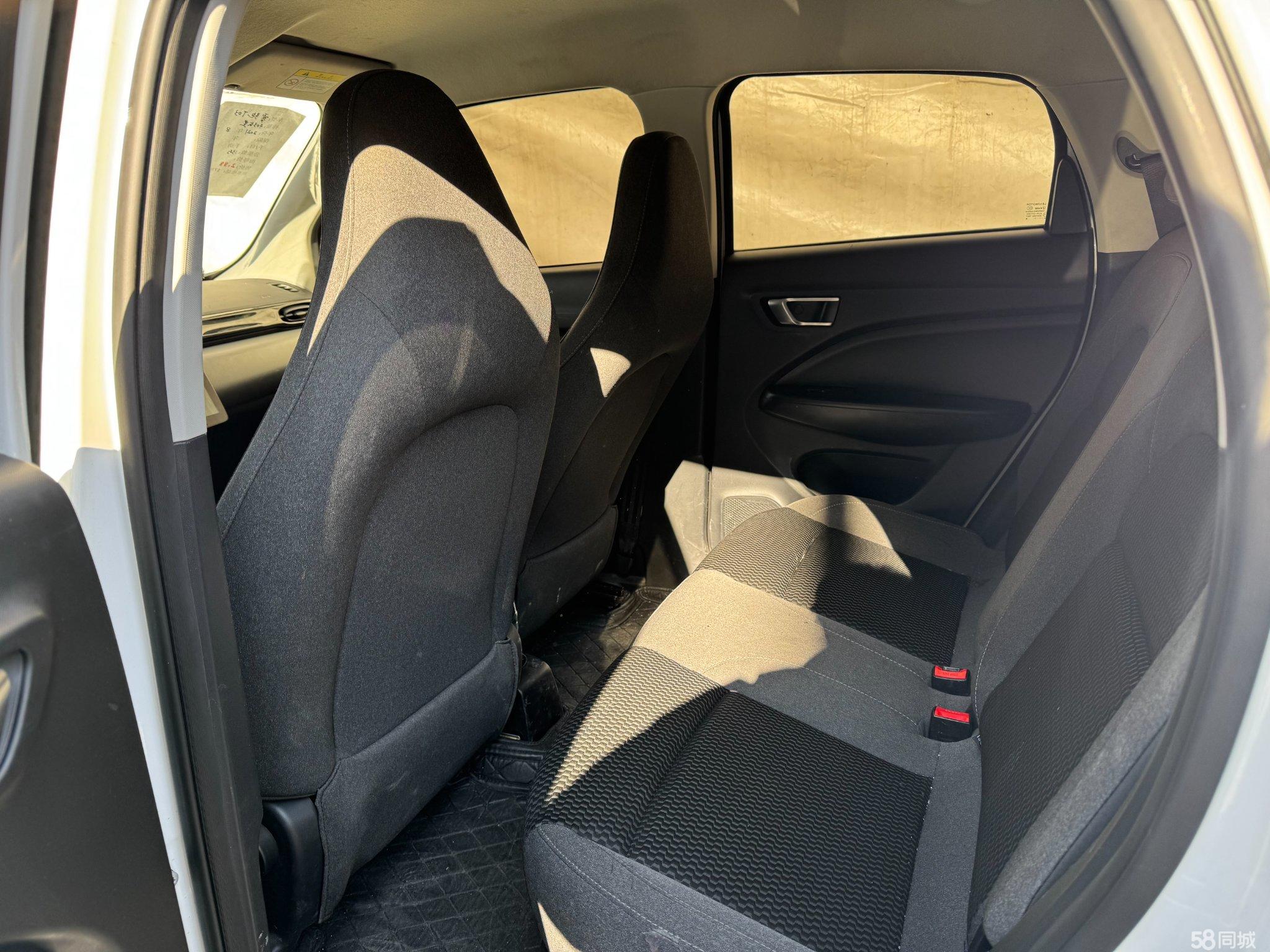 零跑汽车 零跑T03 2021 汽车图片 #4