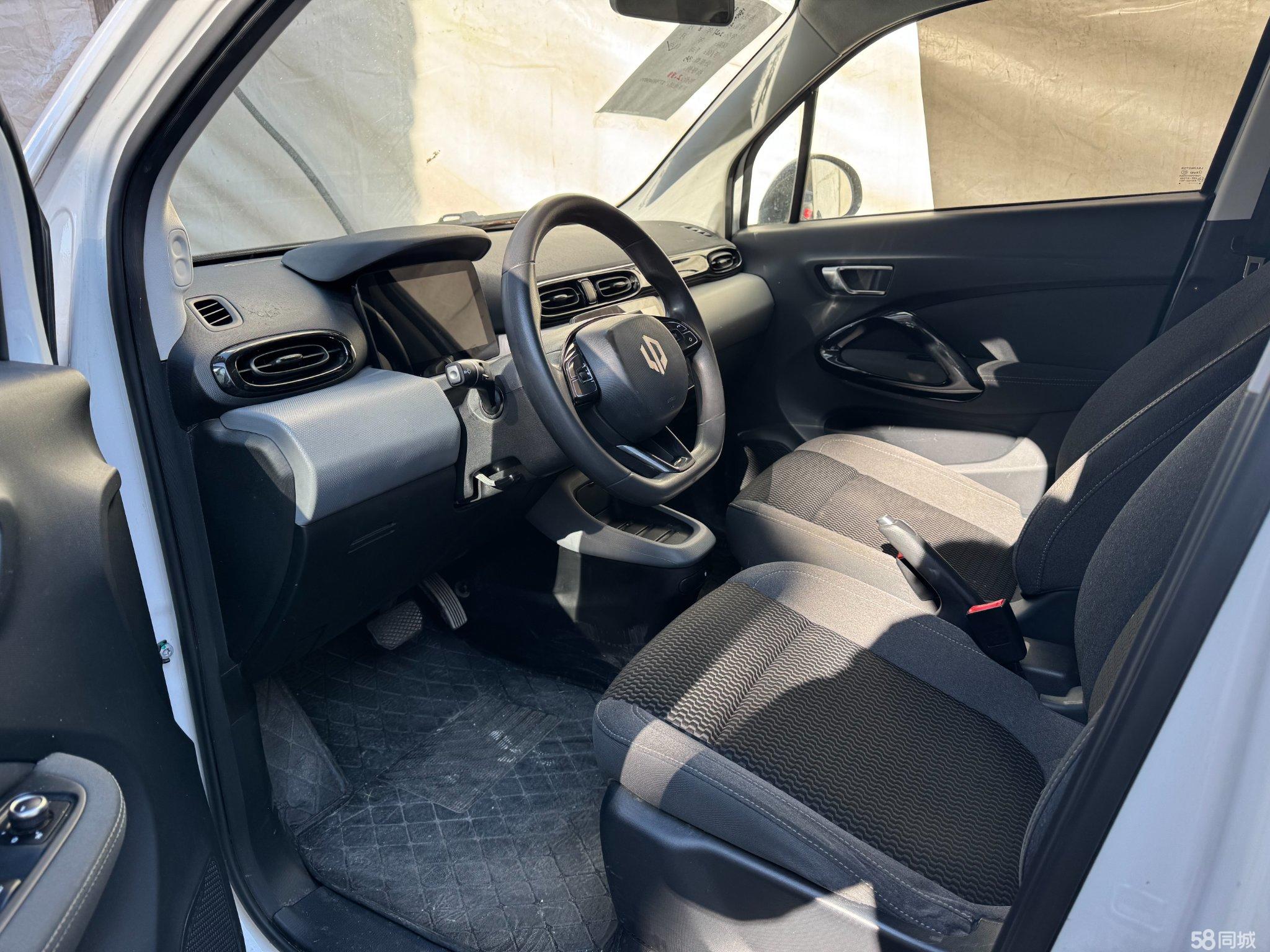 零跑汽车 零跑T03 2021 汽车图片 #6