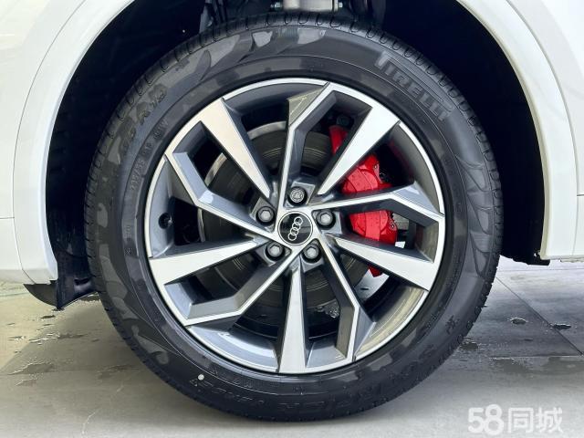 Audi Q5L 2025 صورة سيارة #11