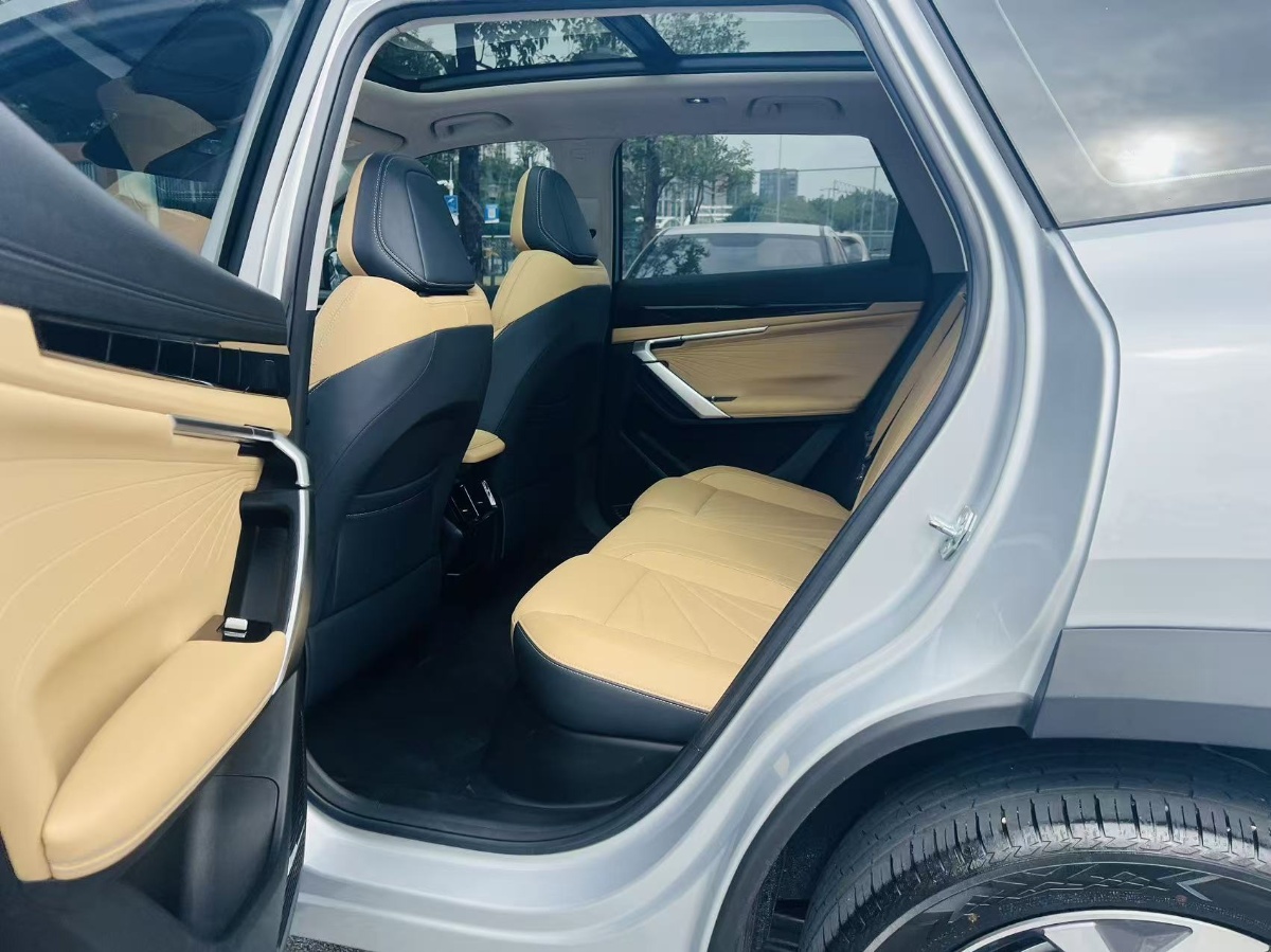 GEELY Boyue L 2023 car image #6