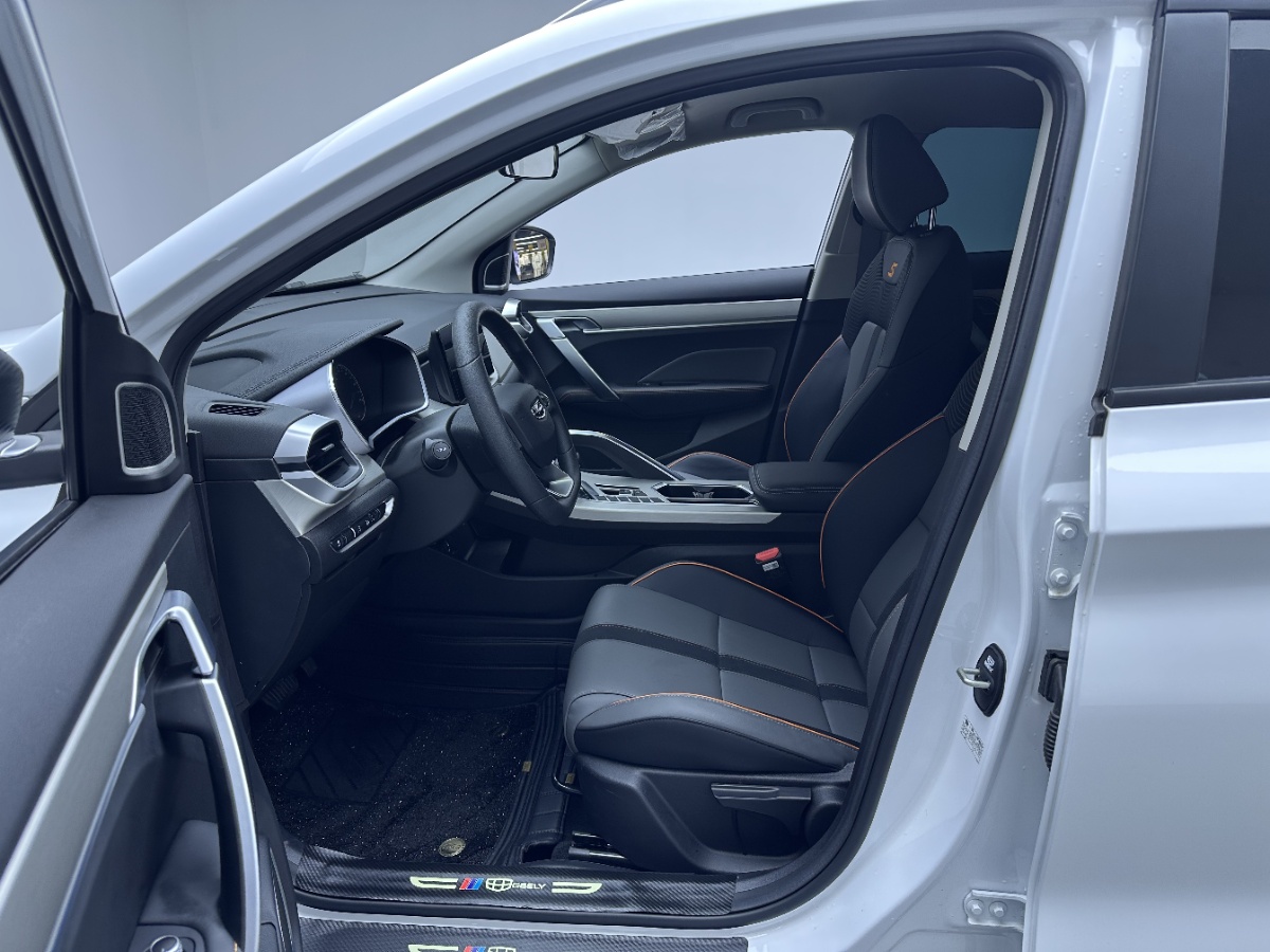 GEELY Coolray 2025 #4 GEELY Coolray 2025 car image #4