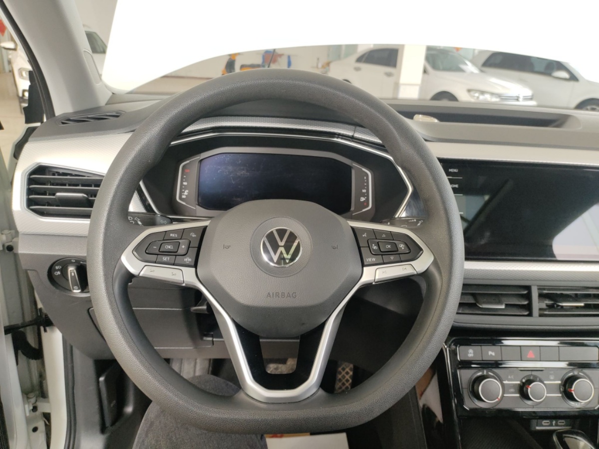 Volkswagen Tacqua 2023 car image #11
