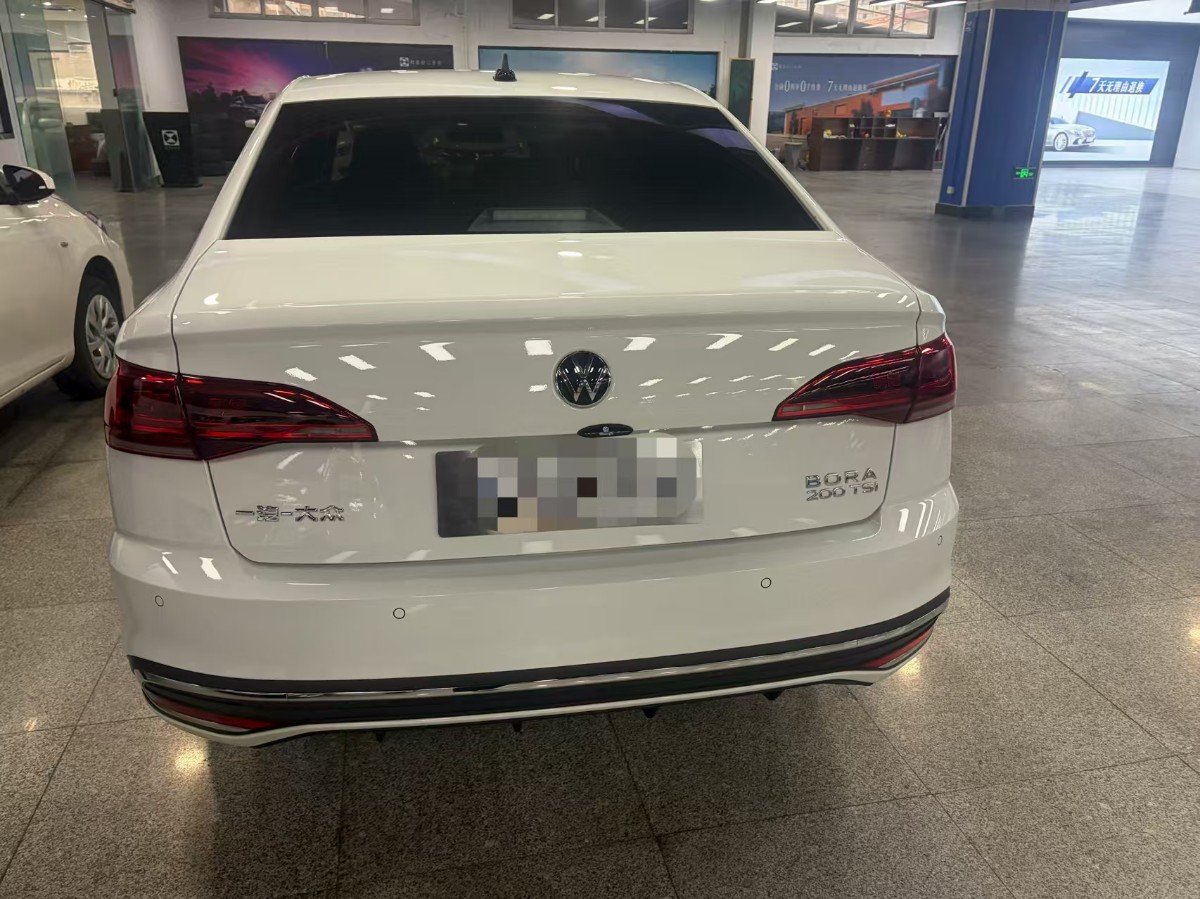 Volkswagen Bora 2025 car image #8