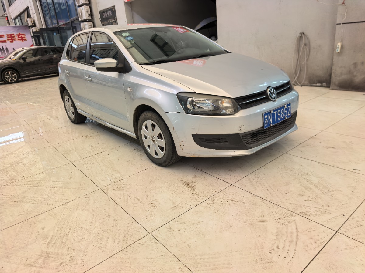 Volkswagen Polo 2013 car image #2