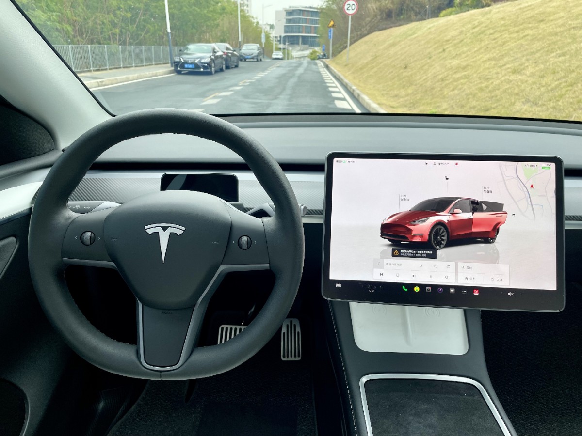 Tesla Model Y 2023 car image #5