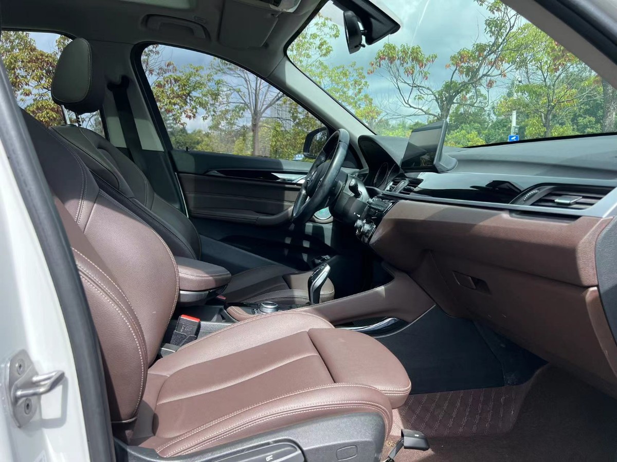 BMW X1 2021 car image #12