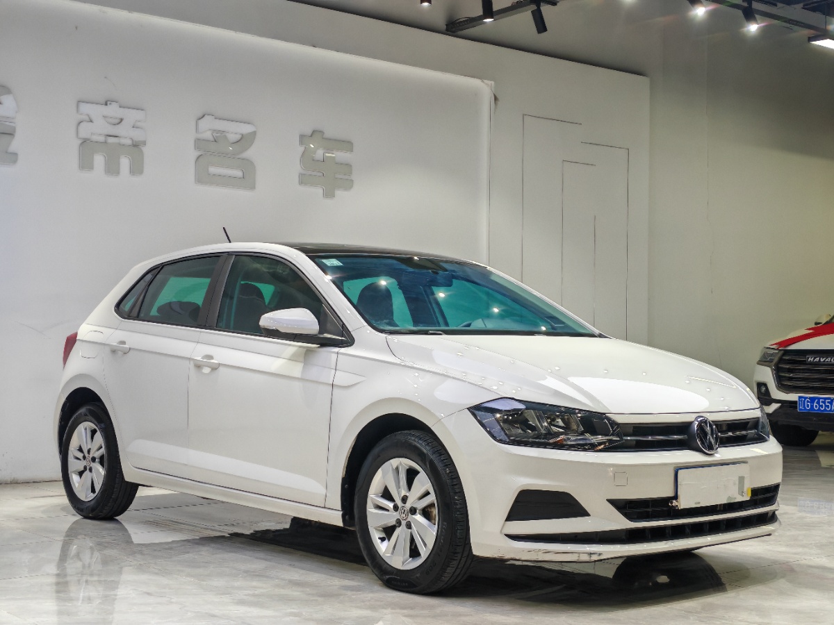 Volkswagen Polo 2021 car image #3