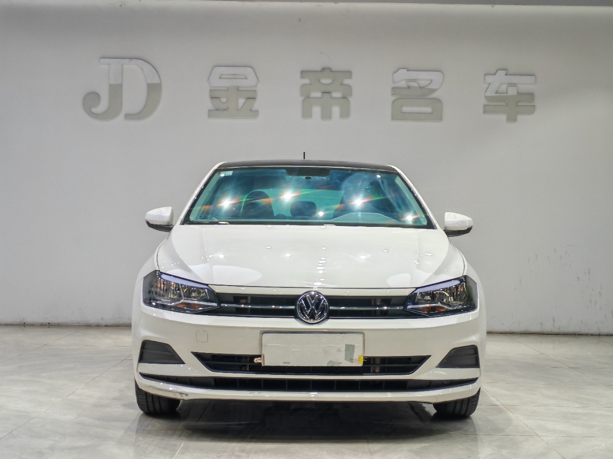 Volkswagen Polo 2021 car image #2