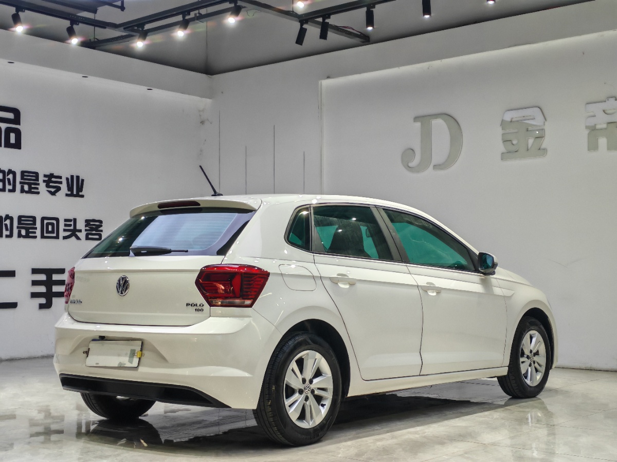 Volkswagen Polo 2021 car image #9