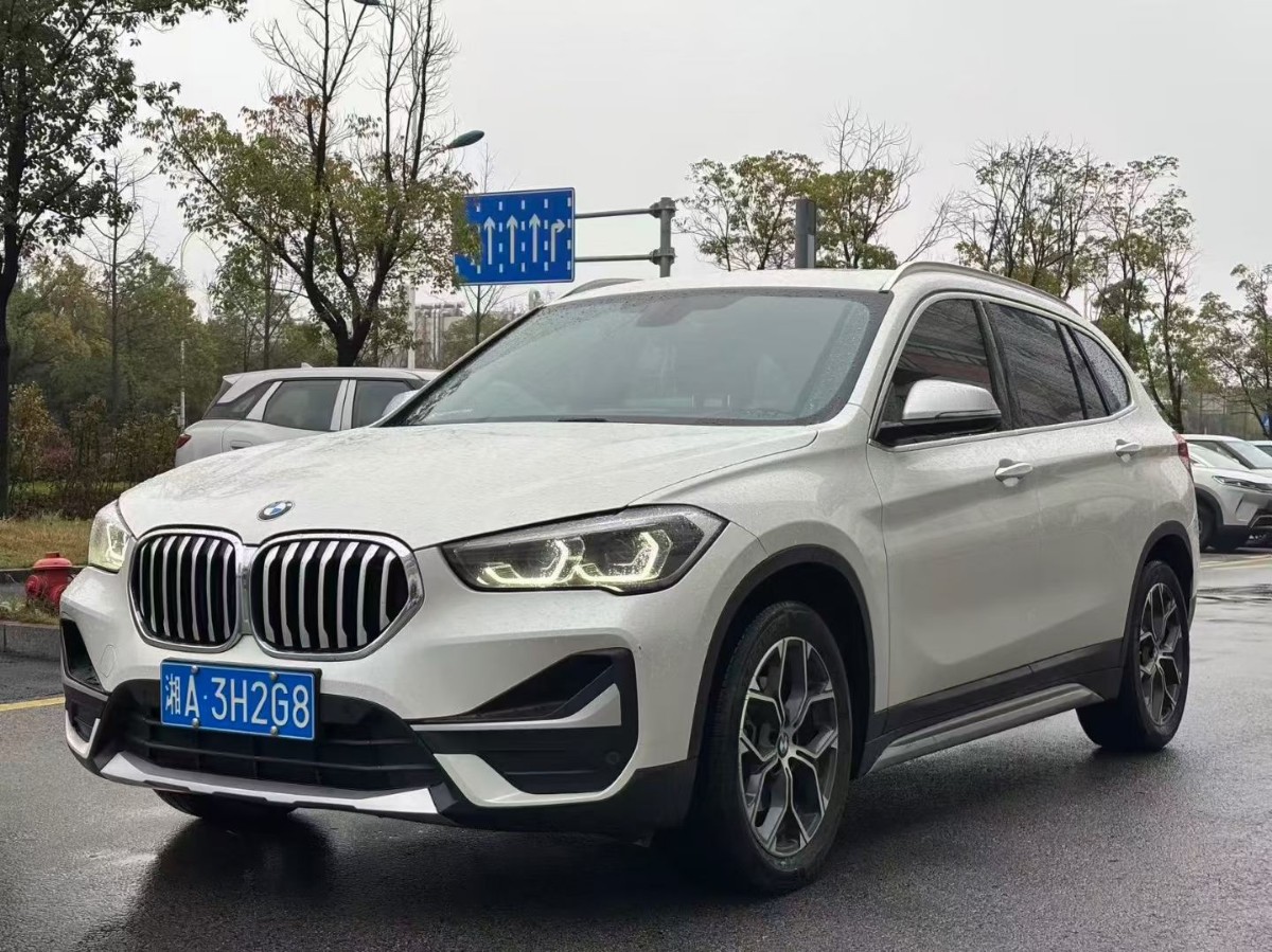 BMW X1 2021 BMW X1 2021 car image