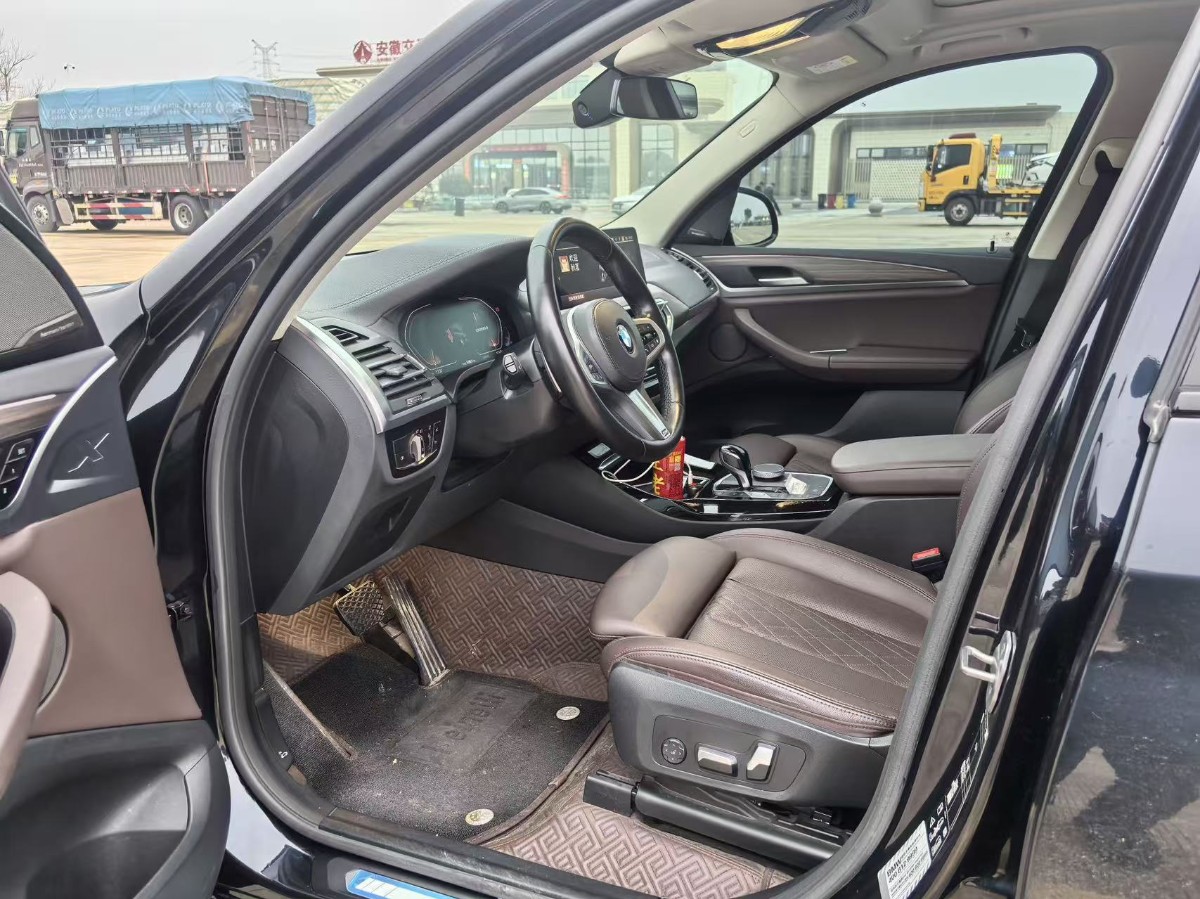 BMW X3 2022 car image #2