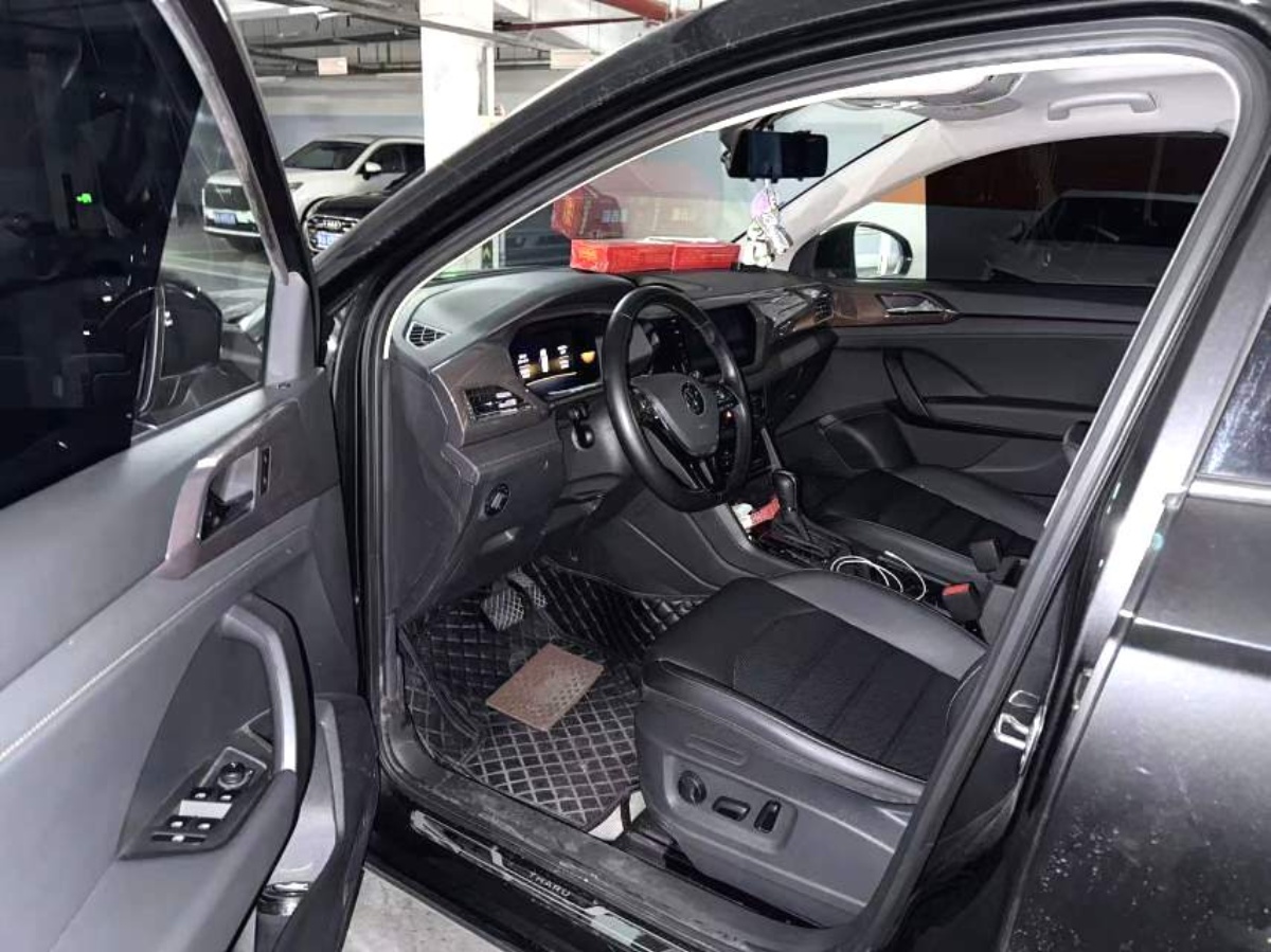 Volkswagen Tharu 2022 car image #2