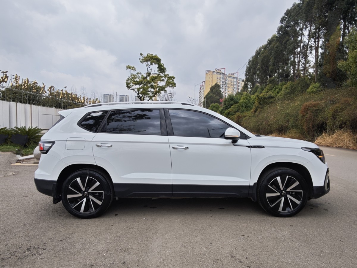 Volkswagen Tharu 2024 car image #8