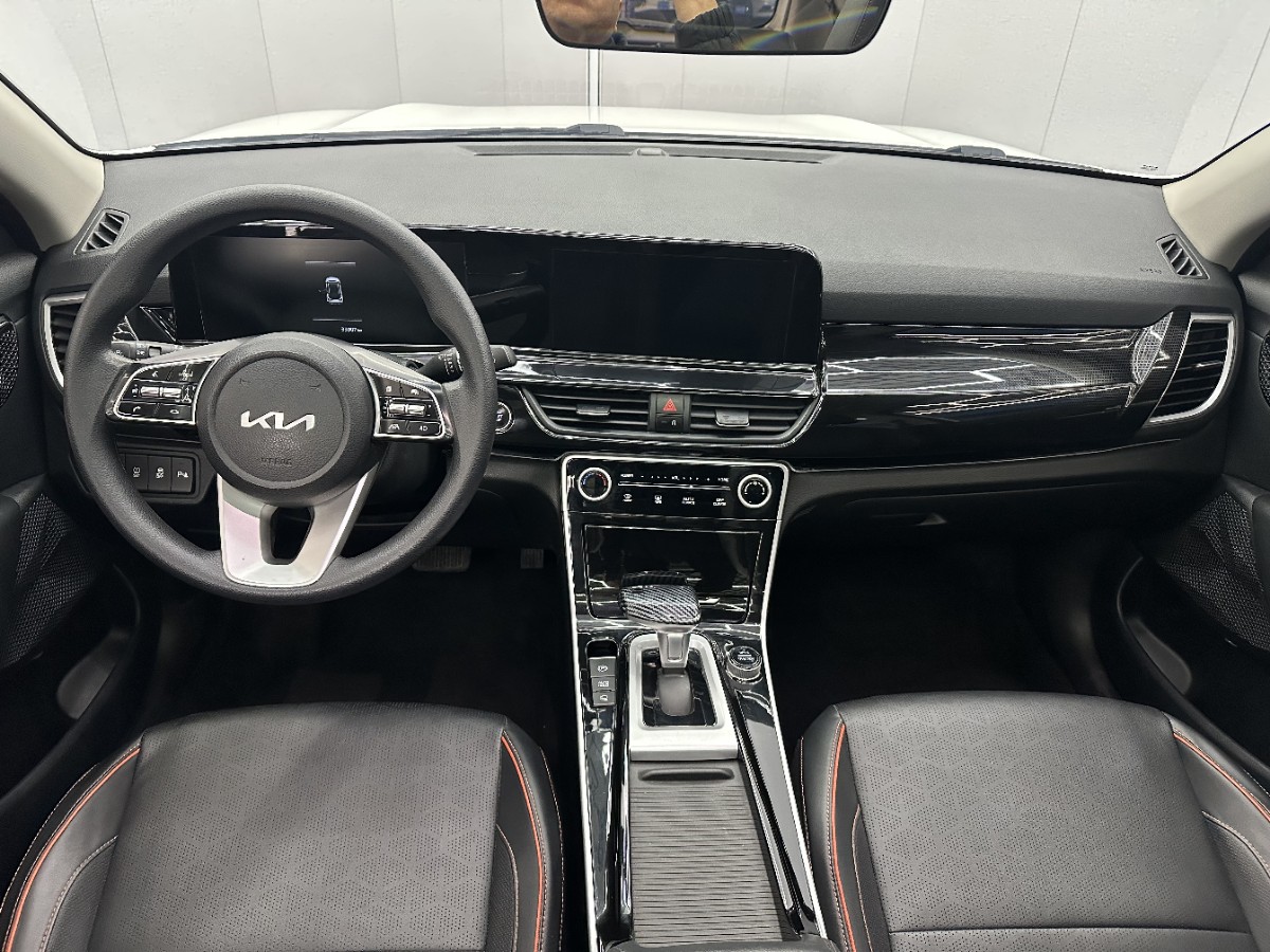 Kia Seltos 2023 car image #6