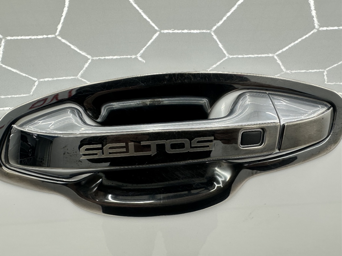 Kia Seltos 2023 car image #10