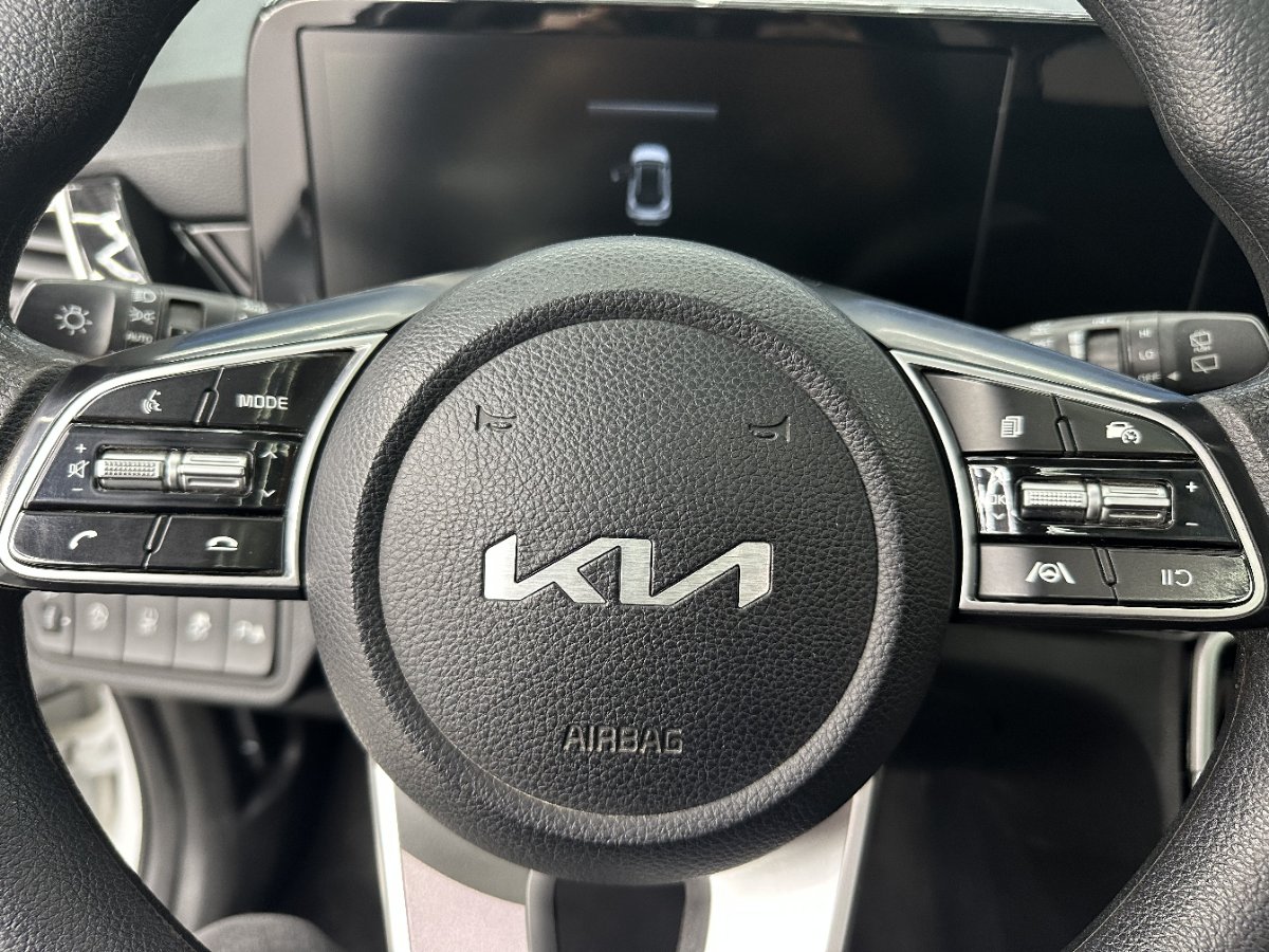 Kia Seltos 2023 car image #13