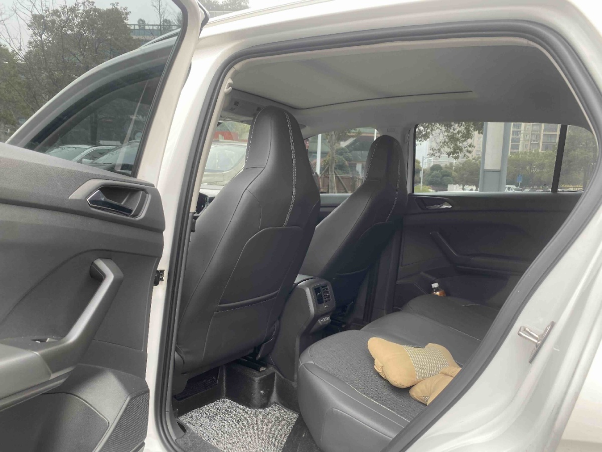 Volkswagen T-Cross 2020 #5 Volkswagen T-Cross 2020 car image #5