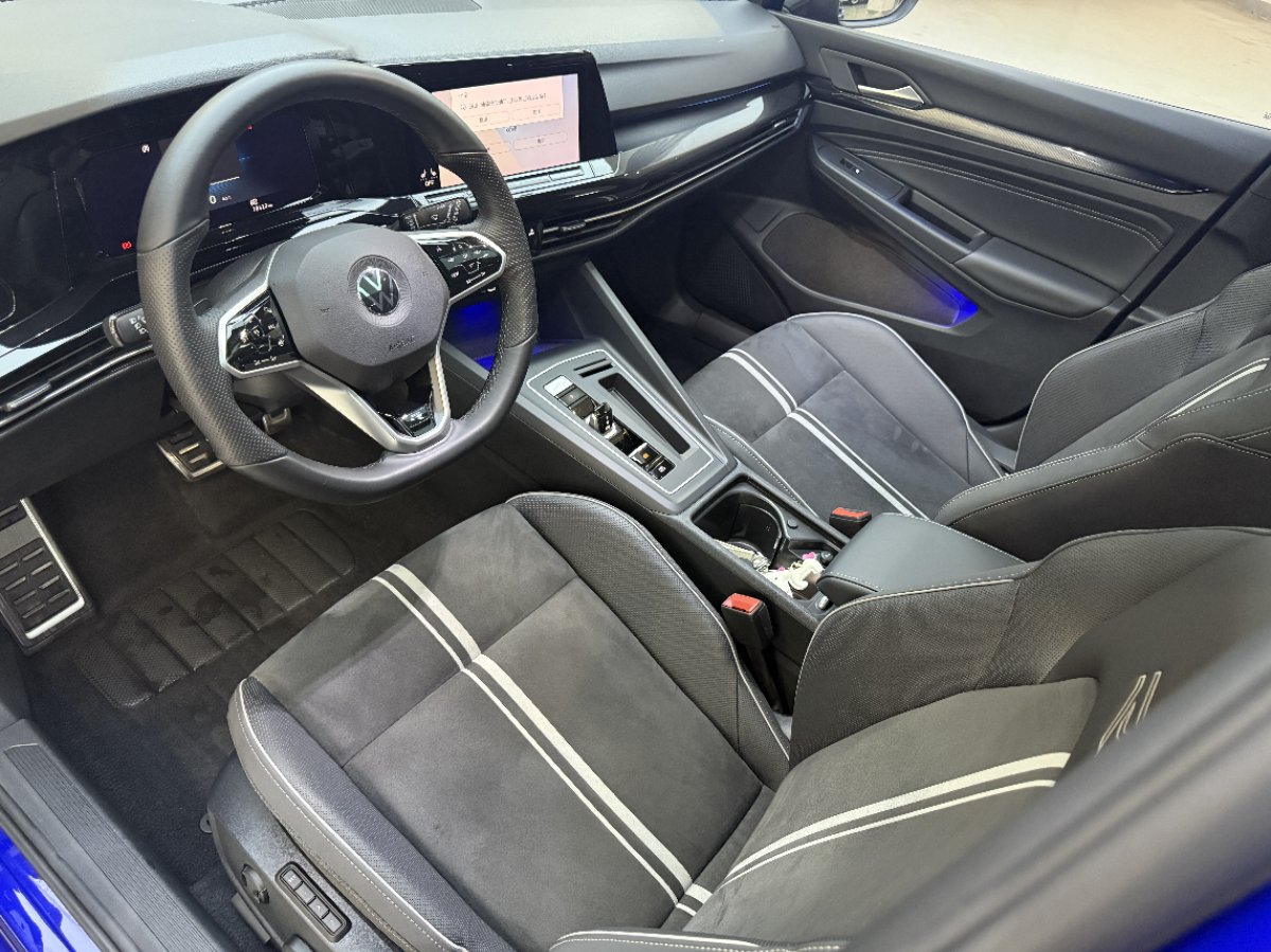 Volkswagen Golf 2021 car image #4