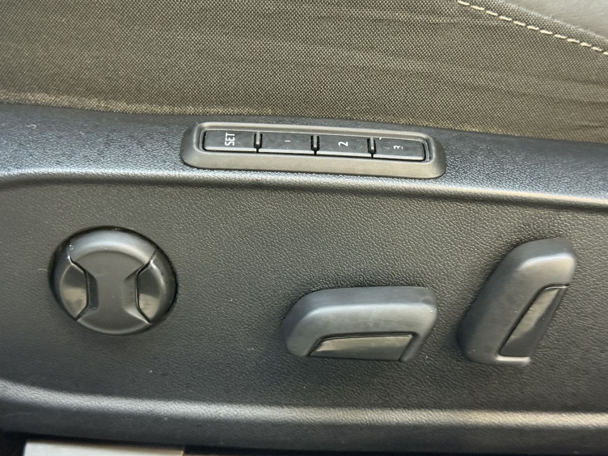 Volkswagen Golf 2021 car image #15