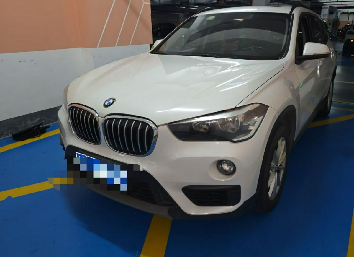 BMW X1 2019 BMW X1 2019 car image