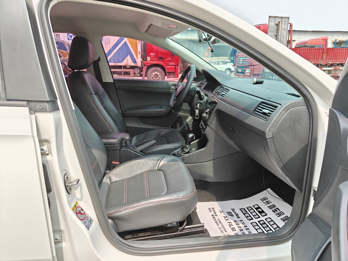 Volkswagen Santana 2018 car image #9