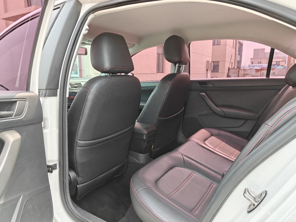 Volkswagen Santana 2018 car image #7