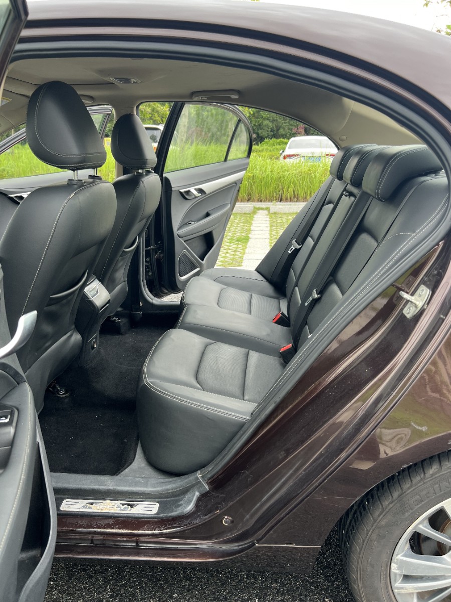 GEELY Emgrand 2019 #7 GEELY Emgrand 2019 car image #7