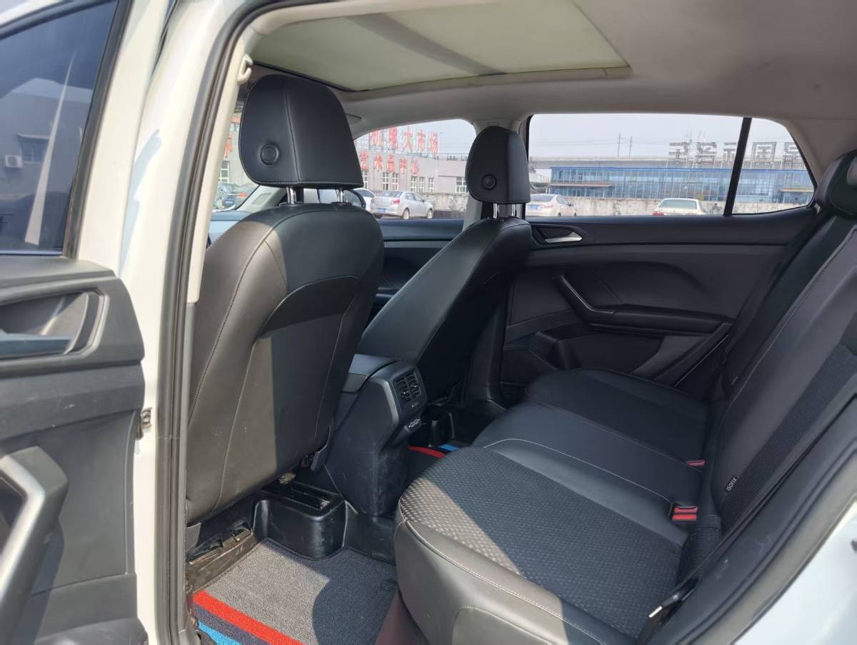 Volkswagen Tacqua 2021 immagine di auto #4