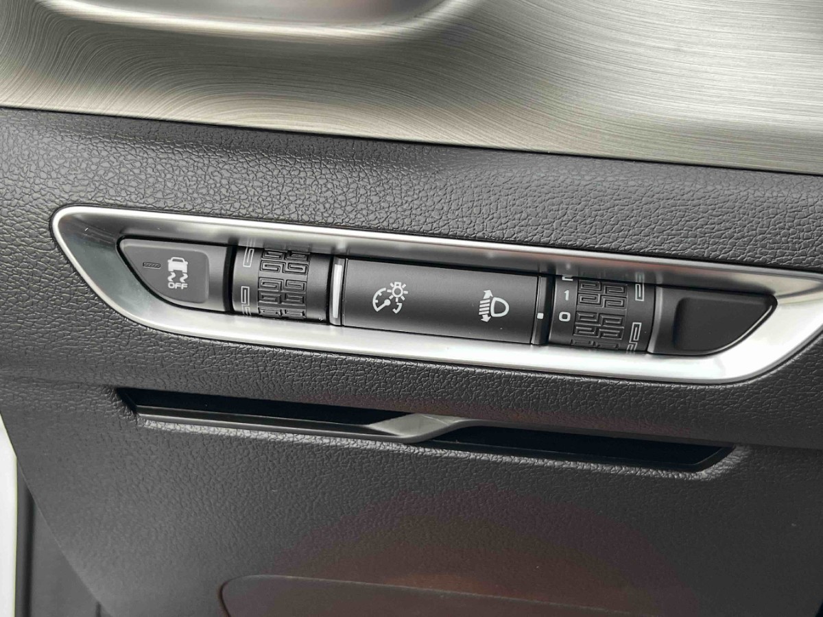 GEELY Coolray 2024 car image #11