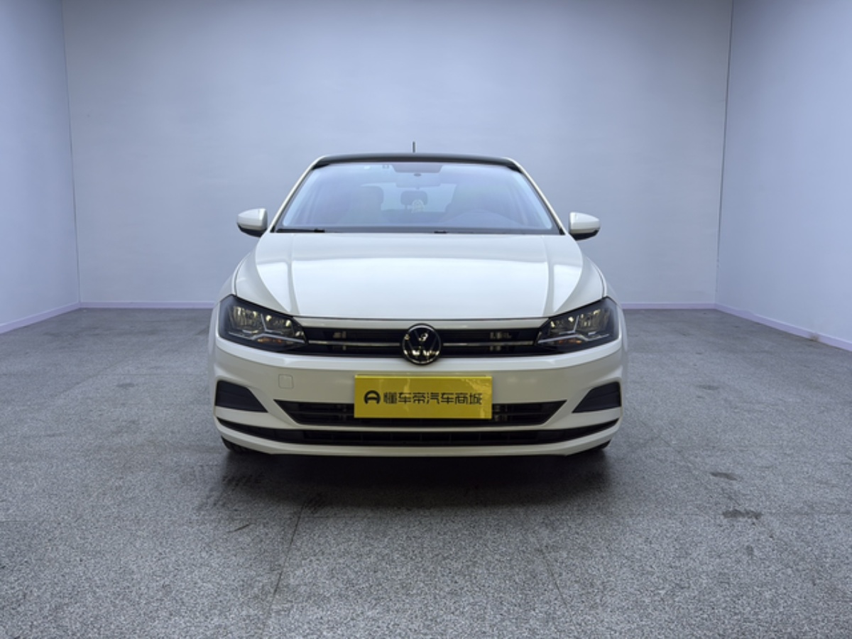 Volkswagen Polo 2021 car image #2