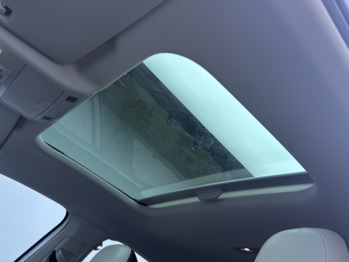 Volkswagen Polo 2021 car image #9