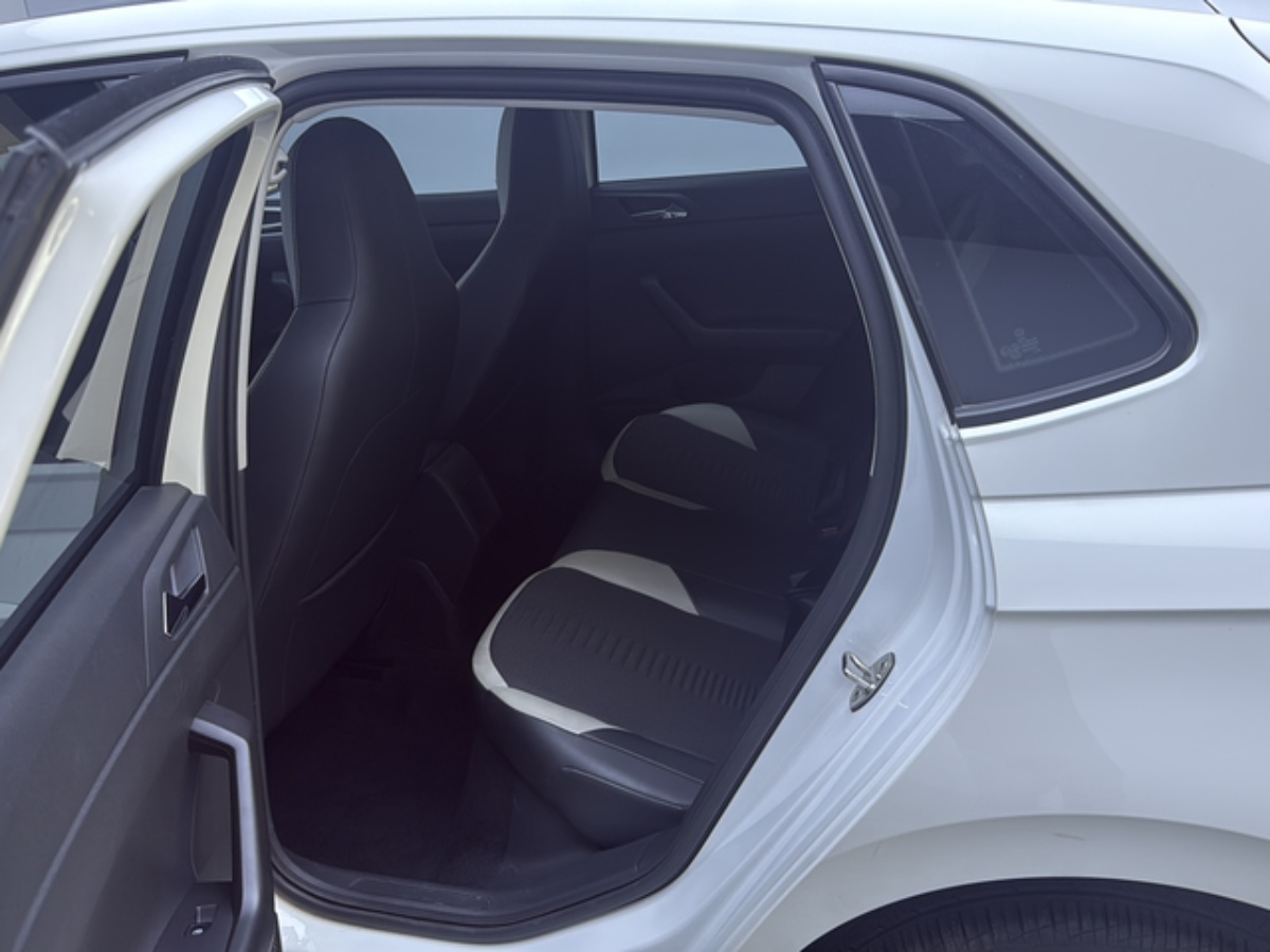 Volkswagen Polo 2021 car image #8