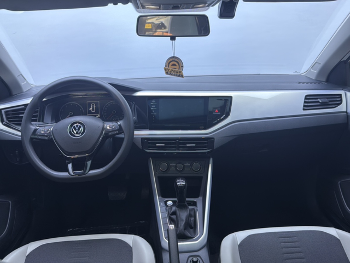 Volkswagen Polo 2021 car image #4