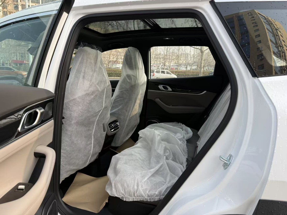 GEELY Boyue L 2026 car image #8