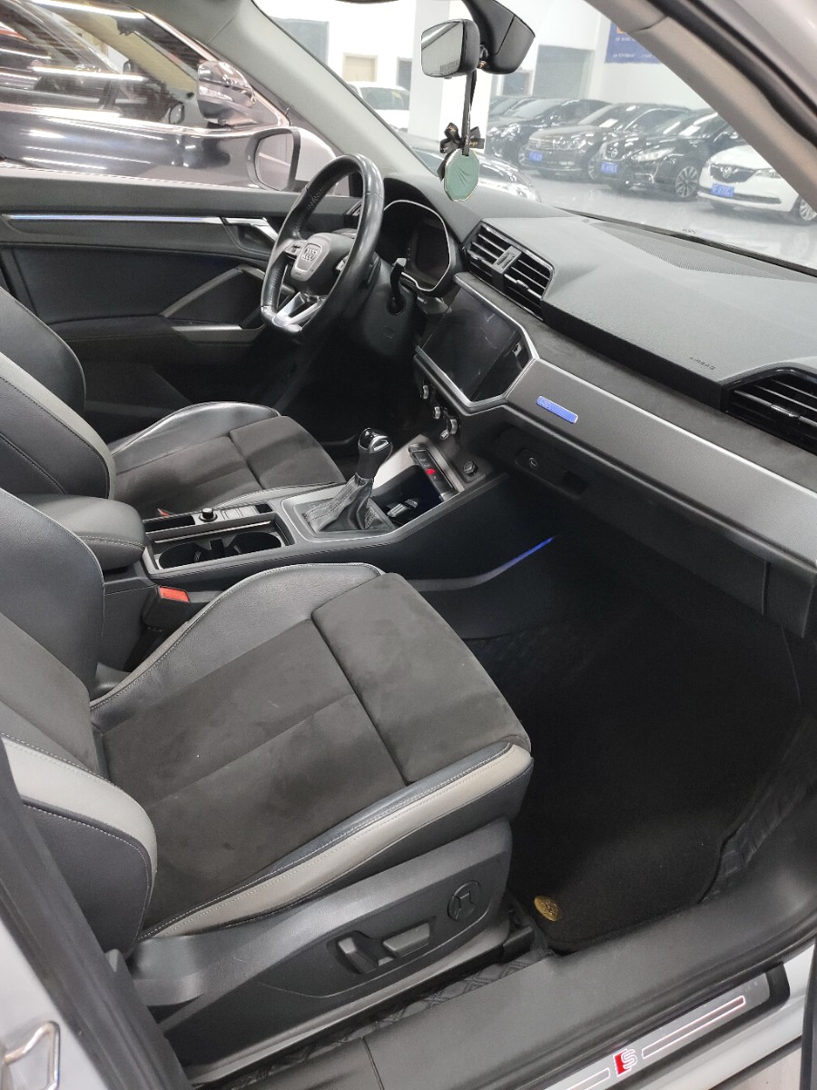 Audi Q3 2020 #8 Audi Q3 2020 car image #8
