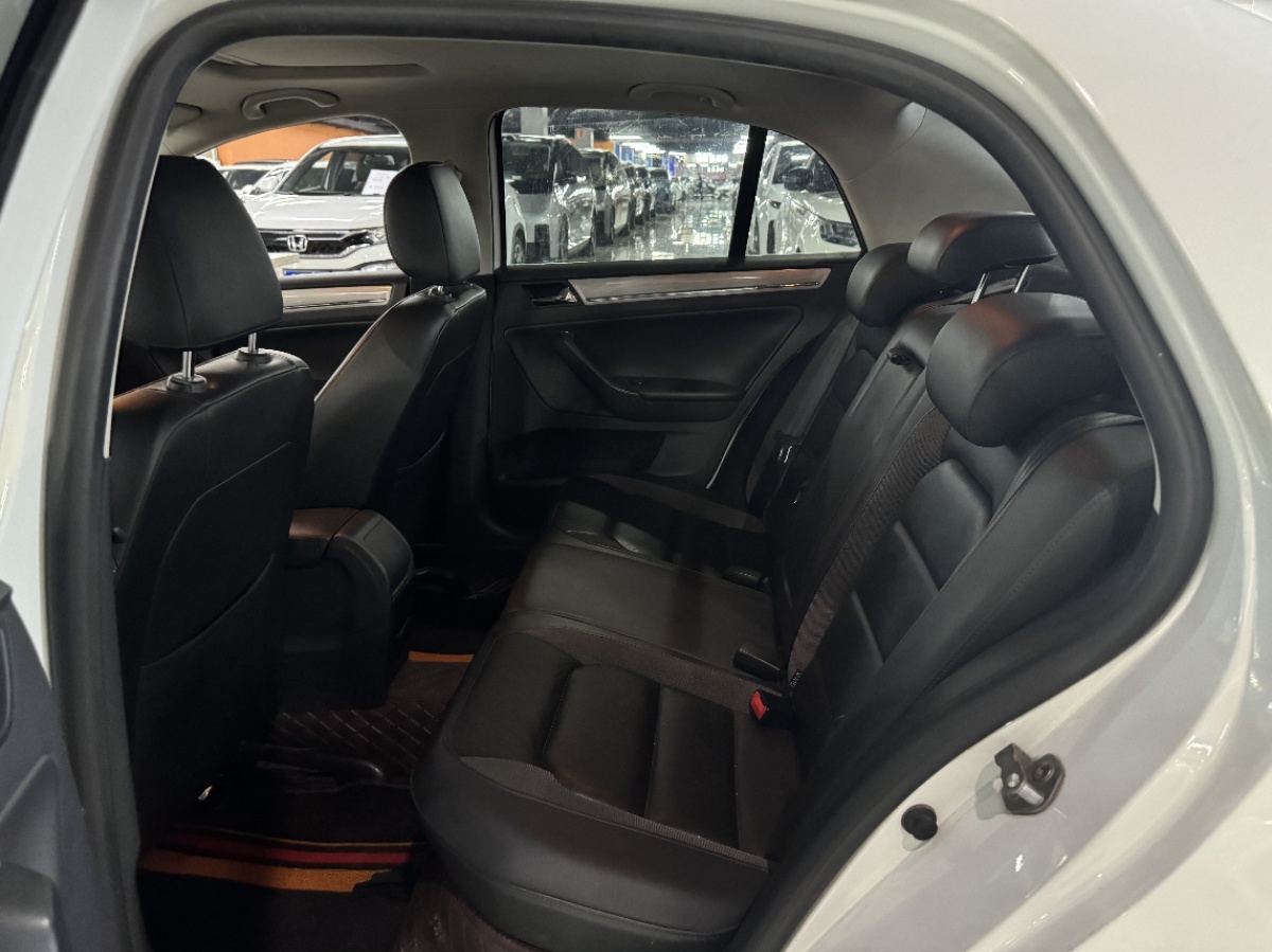 Volkswagen Bora 2015 #4 Volkswagen Bora 2015 car image #4
