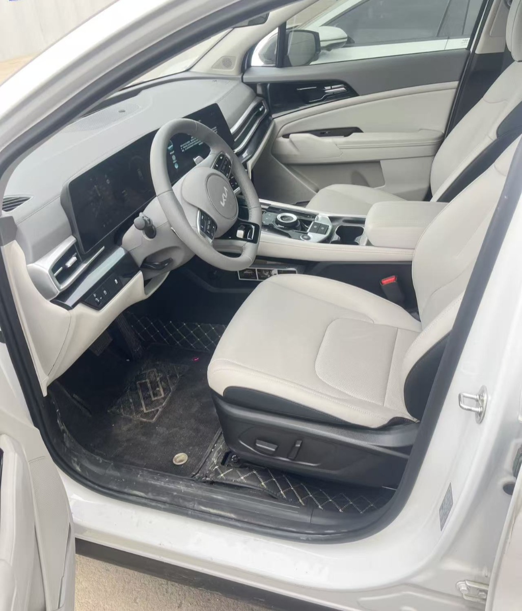 Kia Sportage 2025 car image #2